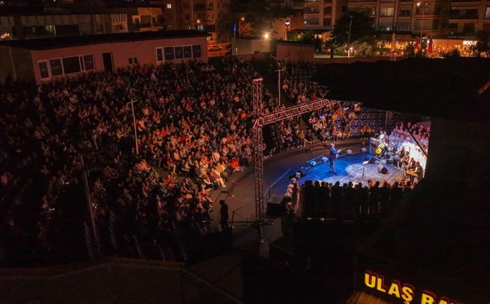Aliağa’da İstanbul şarkılarıyla unutulmaz gece