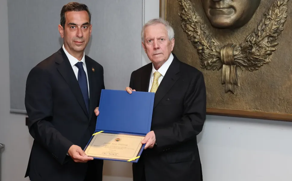 Fenerbahçe Başkanı Aziz Yıldırım mazbatasını aldı, yeni dönem resmen başladı