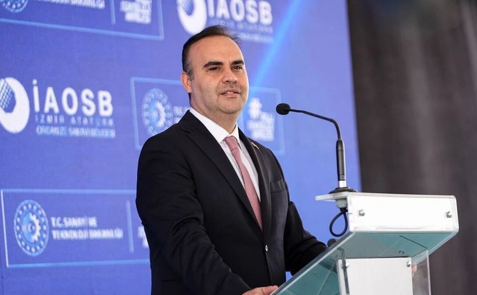 Bakan Kacır’dan İzmir’e yatırım vurgusu