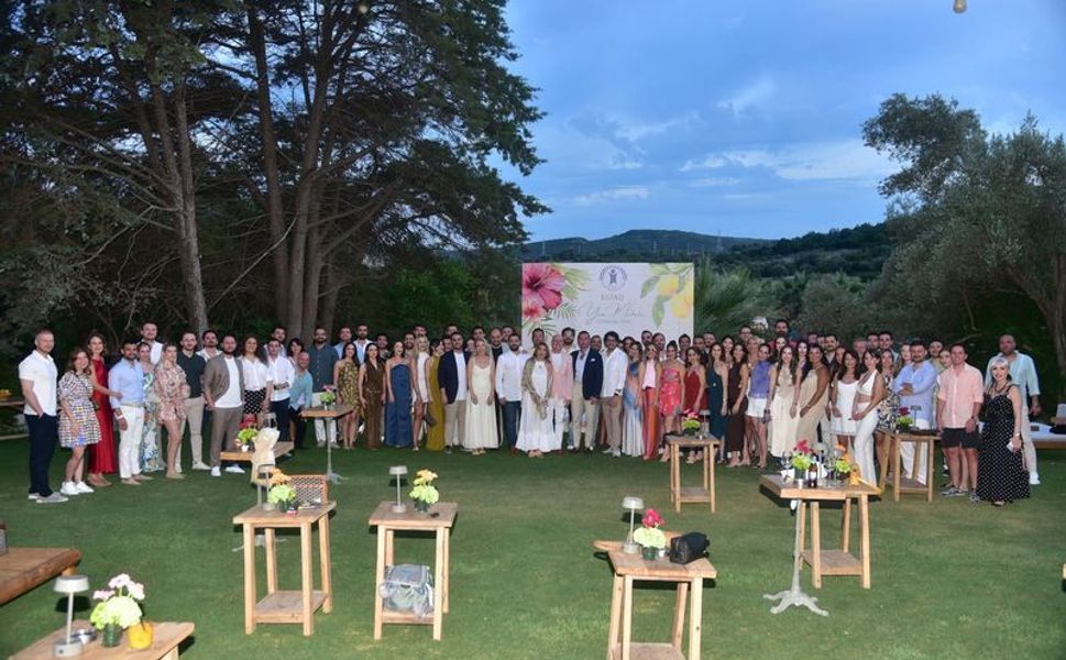 EGİAD üyeleri Alaçatı’da yazı karşıladı