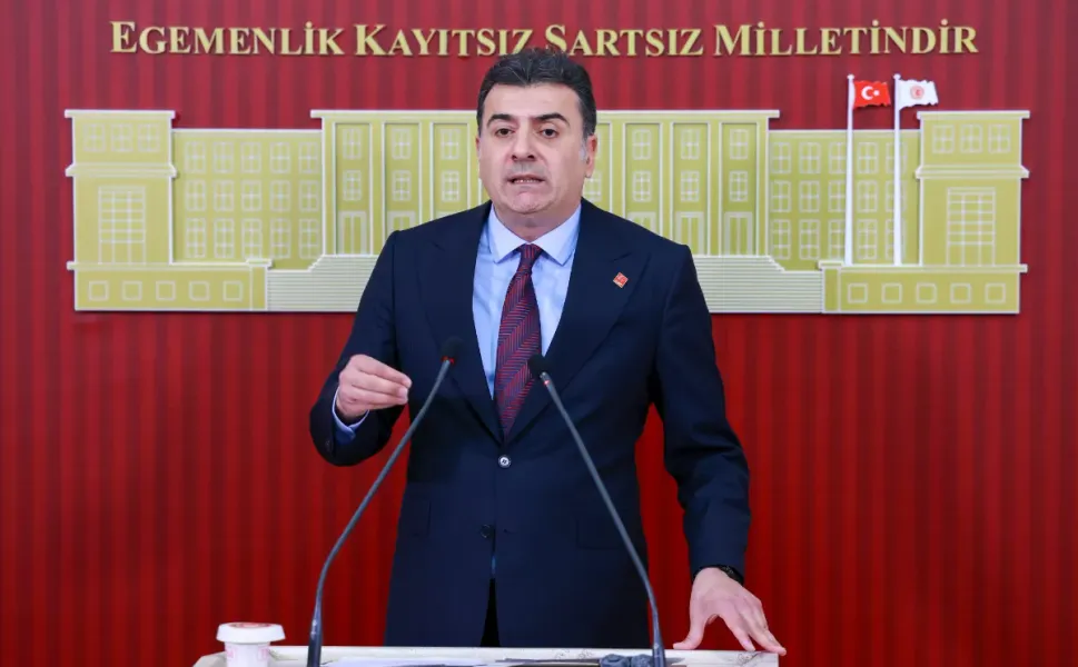 CHP sözcüsü Zeynel Emre: İzmir'de il örgütünün iradesine darbe vuruldu