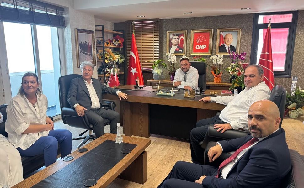 İduğ'dan Gümrükçü'ye ziyaret: Arkadaşlarımızla birlikte emrinizdeyiz!