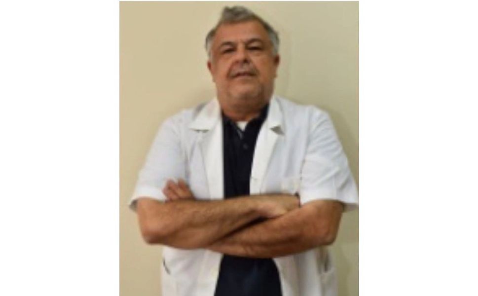 İzmir'in efsane doktorlarından Dr. Ömer Cem Şenakaylı vefat etti