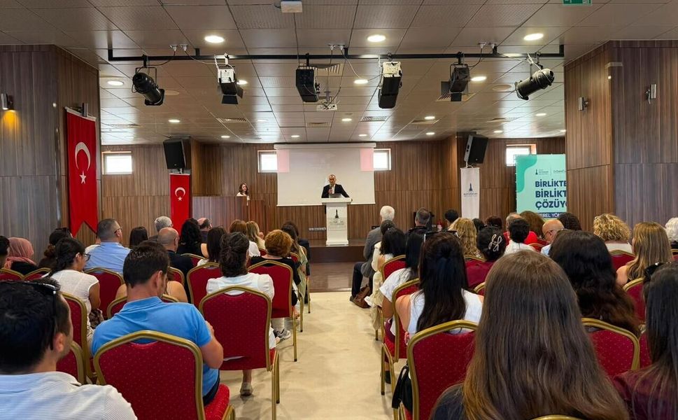 İzmir’in evde bakım modeli masaya yatırıldı