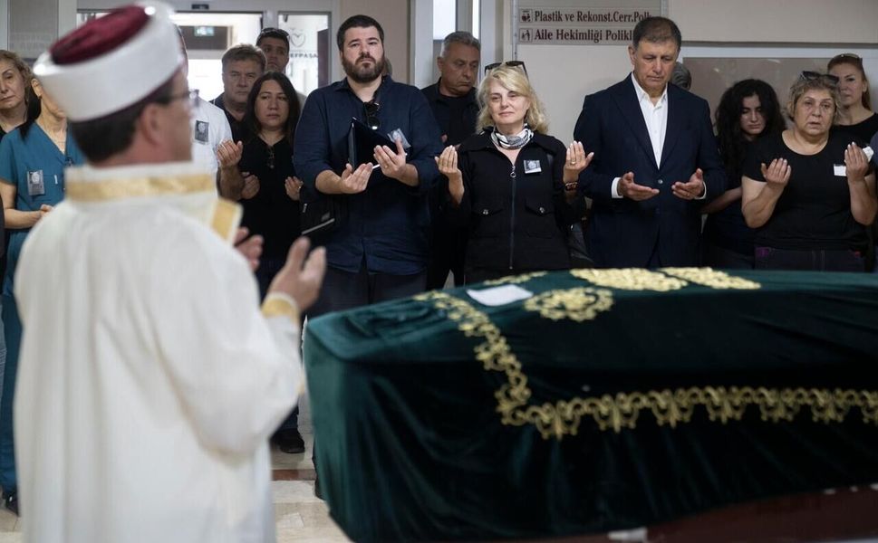 İzmir’in sevilen doktorlarından Şenakaylı’ya son veda