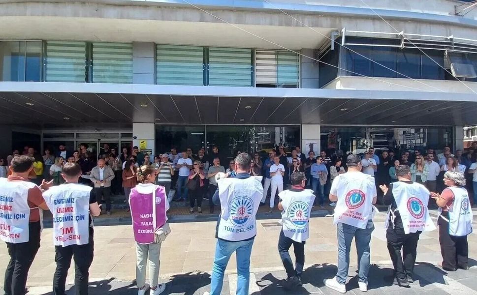 Karşıyaka Belediyesi’nde mutlu son: İmzalar atıldı!