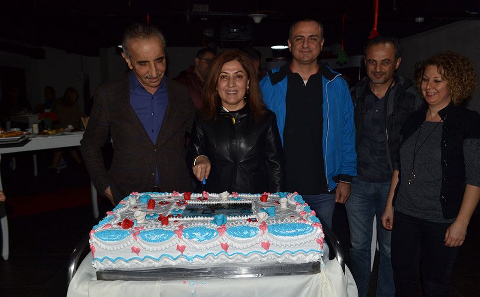 Balçova Belediye Başkanı Onur Yiğit'in annesi serbest bırakıldı