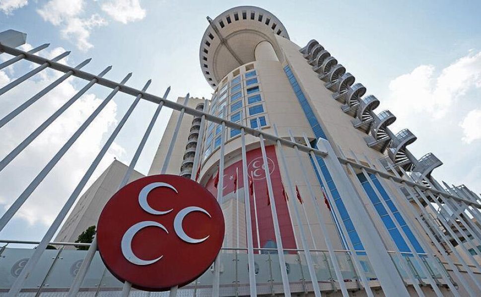 MHP Denizli’de iki ilçe başkanı görevinden ayrıldı