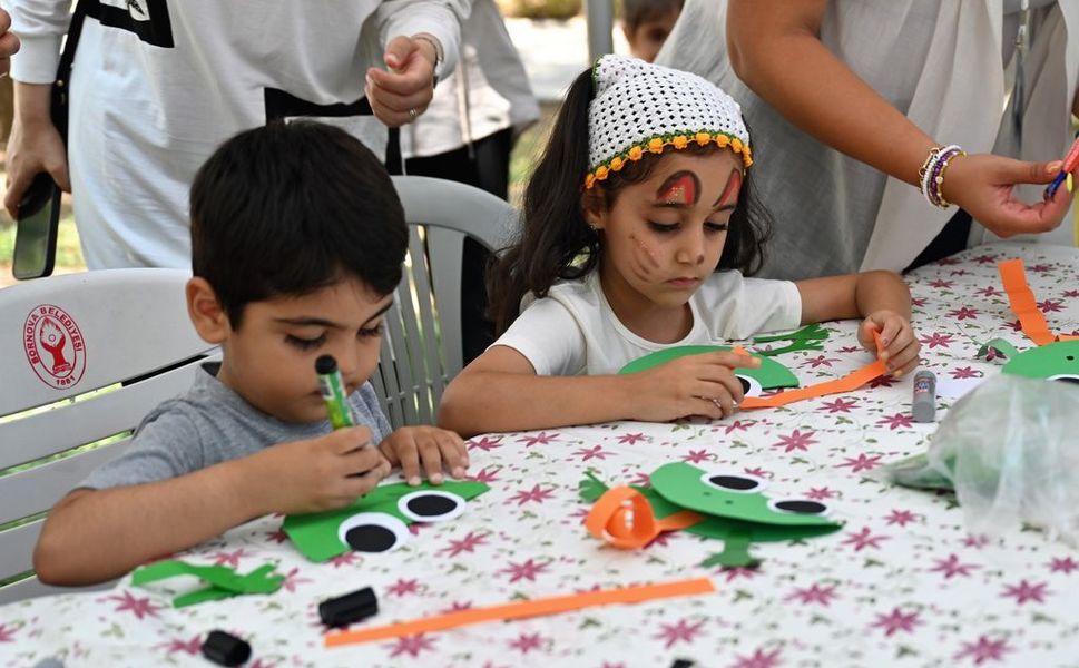 Miniklerin eserleri Büyükpark'ta sergilendi