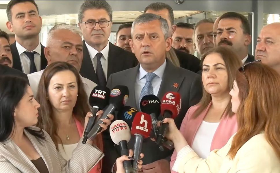 Özgür Özel: Parti içindeki darbeye teslim olmadık, olmayacağız