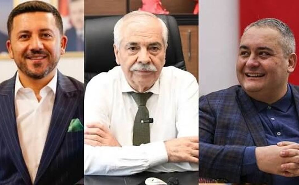 Üç belediye başkanı AK Parti’ye katıldı