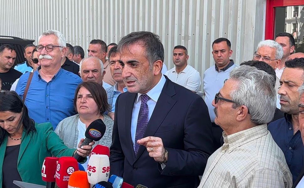 Başkan Cemil Tugay'ın istifa iddialarına cevap: CHP köklerinden yeniden doğacak