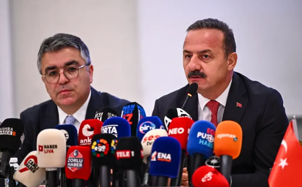 Ağıralioğlu, İzmir’de konuştu: Kurumlar yeniden ayağa kaldırılmalı