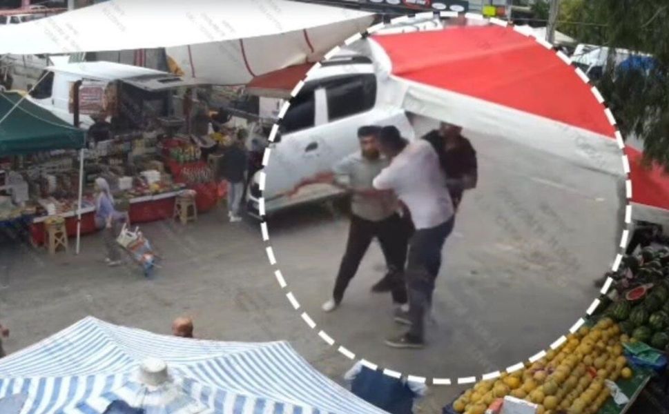 İzmir'de zabıta ekiplerine bıçak ve kasa ile saldıran şüpheli tutuklandı
