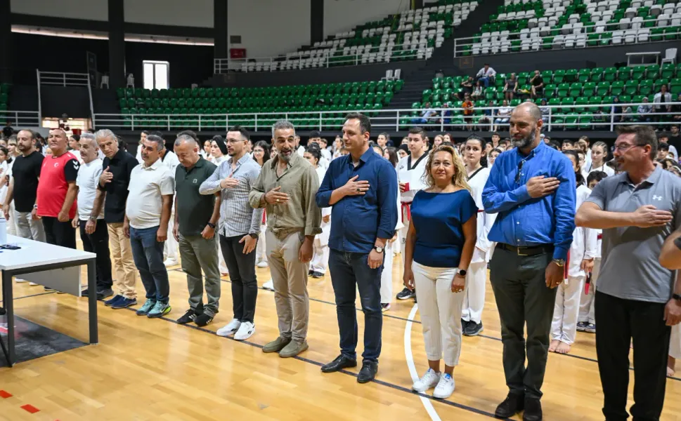 Taekwondo sporcuları siyah kuşak heyecanını Bornova’da yaşadı