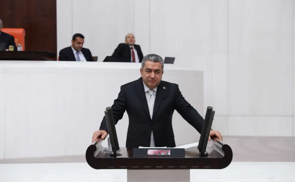 Bedri Serter, CHP'den istifa ederek Yeni Parti'ye katıldı