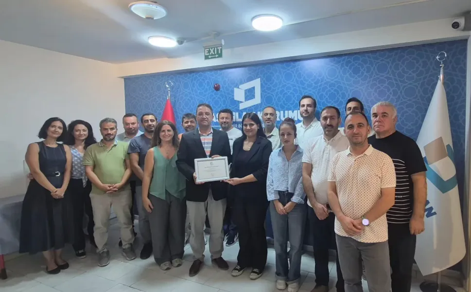 BİK İzmir'de staj yapan Koçak’a katılım belgesi