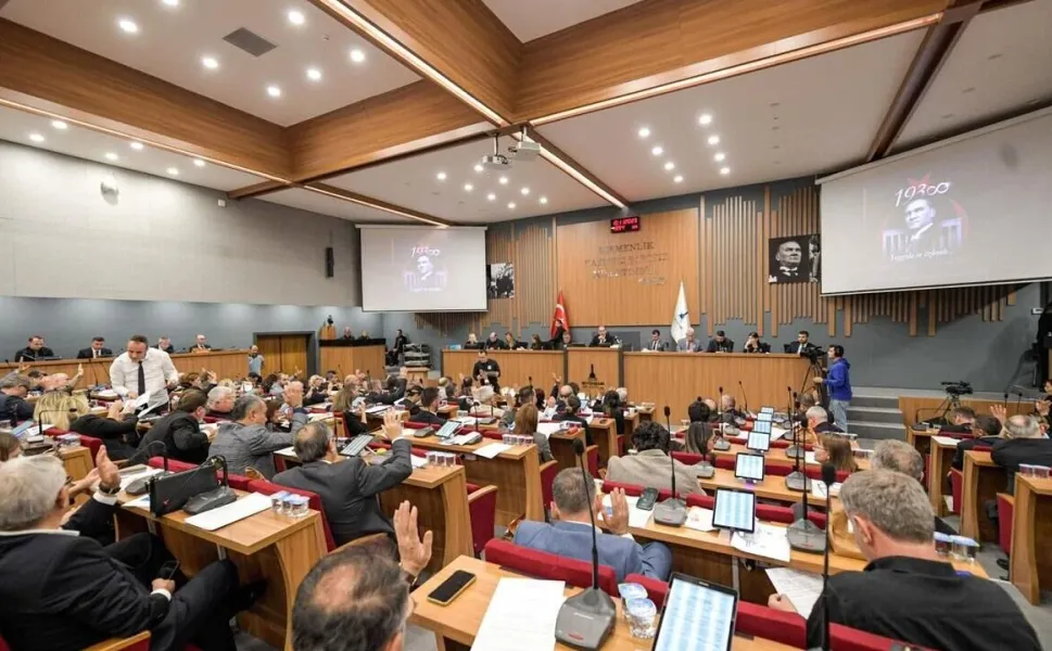 Büyükşehir meclisinde ‘şempanze’ tartışması