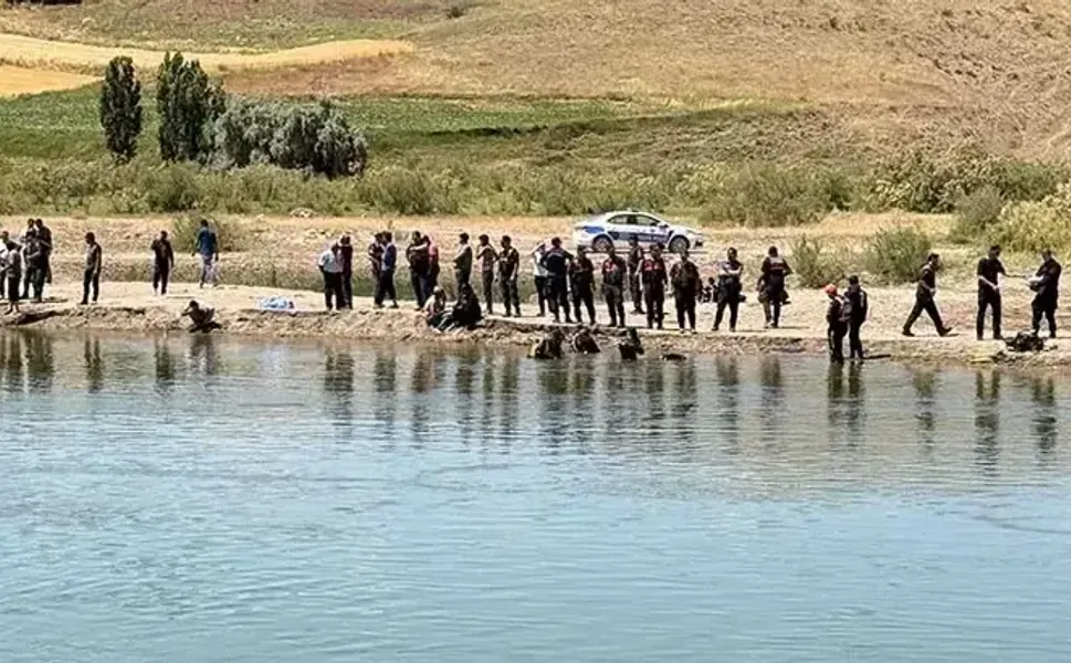 Çamaşır yıkarken akıntıya kapılan çocuklardan acı haber: 1 ölü, 1 kayıp