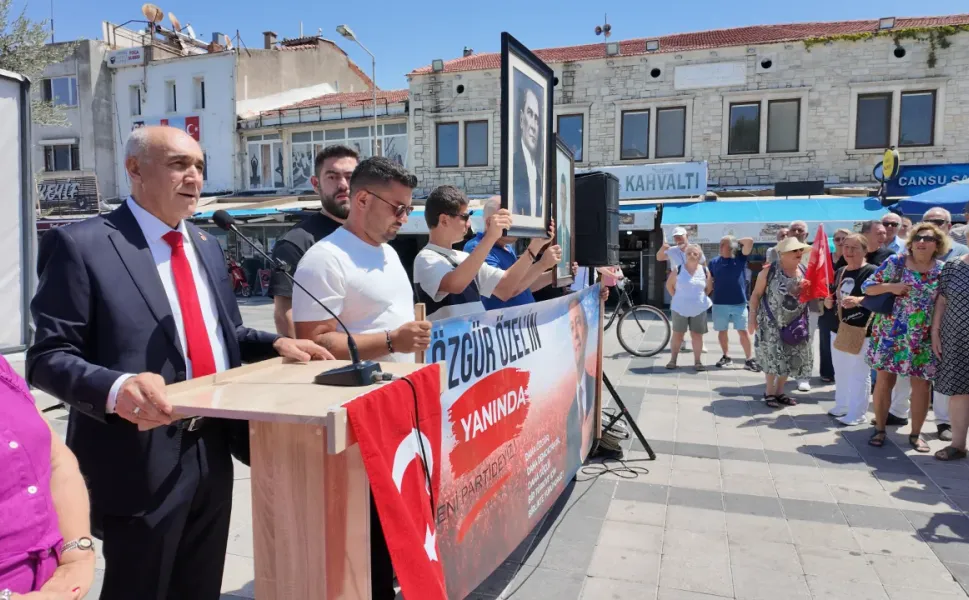 CHP Foça İlçe Örgütü’nden toplu istifa: Yeni Parti’ye geçecekler