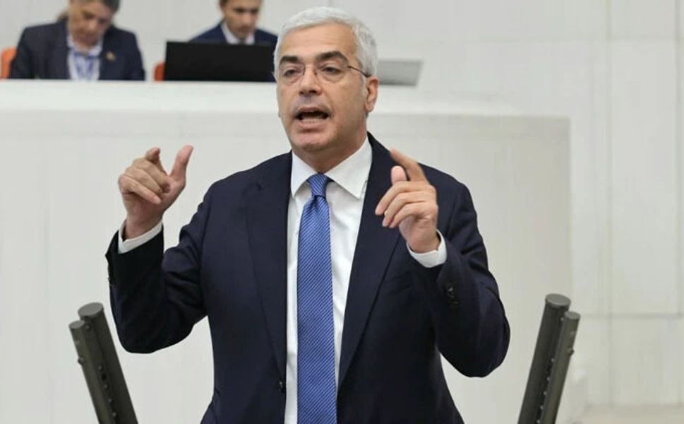 CHP'li Uzun'dan memur zammı tepkisi: "Hiç sendikanız olmasaymış daha iyiymiş"