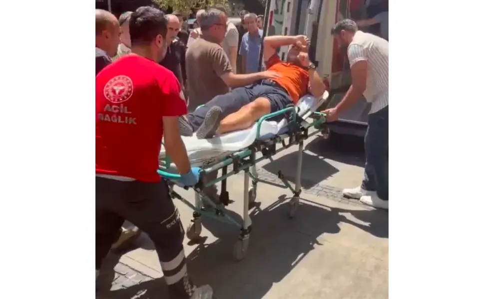 İzmir'de 60 yaşındaki kişiye silahlı saldırı!