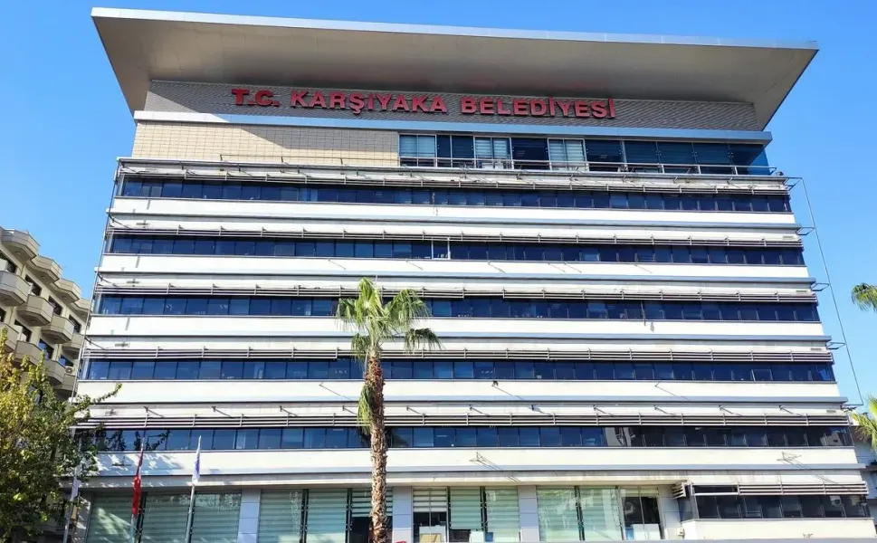 Özel ateşi yaktı, İzmir'de istifa furyası başladı