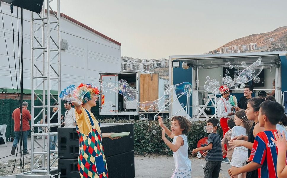 'Mahalle Şenliği' yaz boyunca İzmir'i dolaşacak
