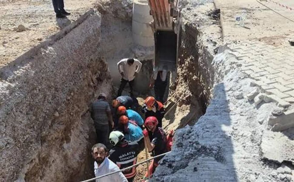 SON DAKİKA | Malatya'da göçük altında kalan işçilerden acı haber geldi