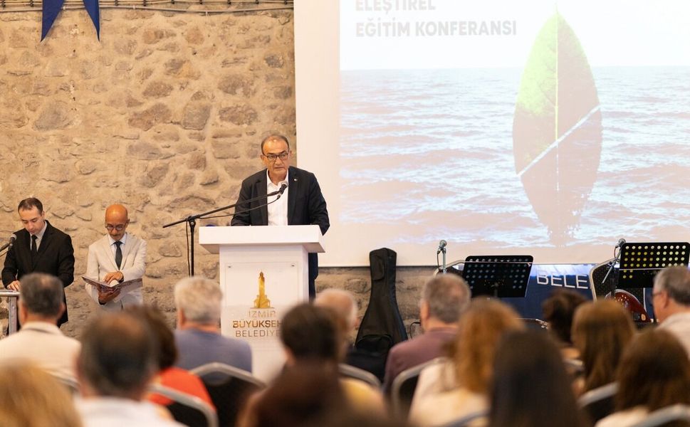 Uluslararası Eleştirel Eğitim Konferansı'nın İzmir'de açılışı yapıldı