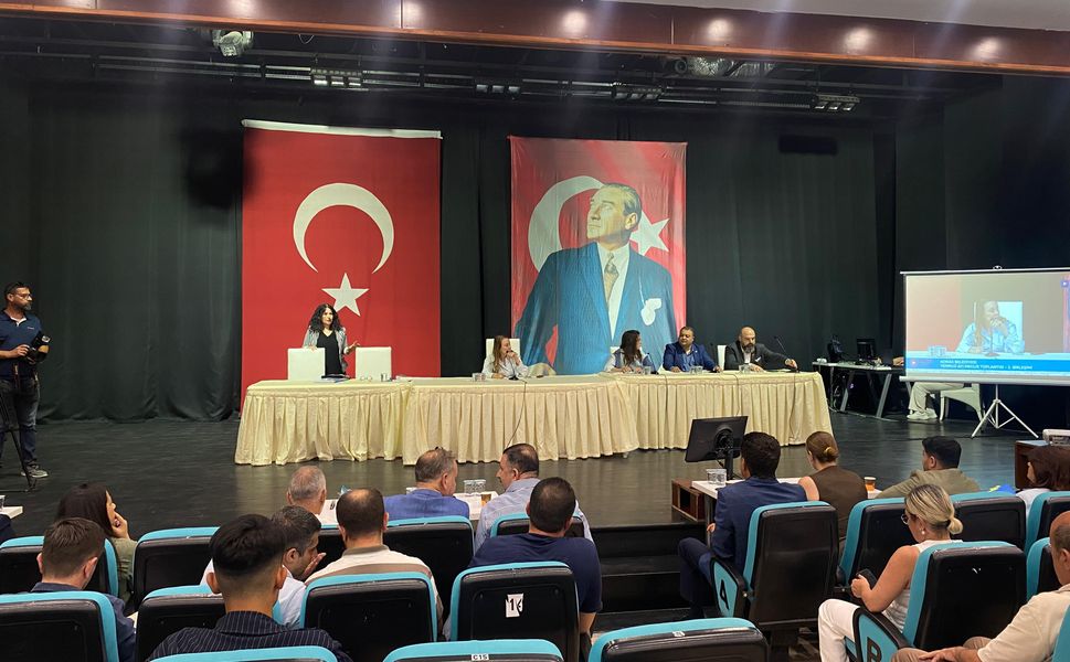 Konak Meclisi’nde esnaf tartışması: “Şu esnafın peşini bırakın artık”