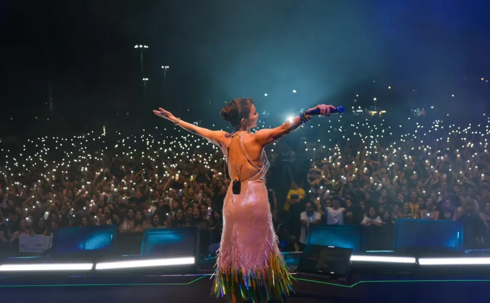 Aliağa Sanat Günleri’nde Göksel’den unutulmaz konser