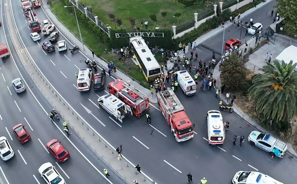 Bakırköy’deki İETT kazasında hayatını kaybedenlerin kimlikleri belli oldu