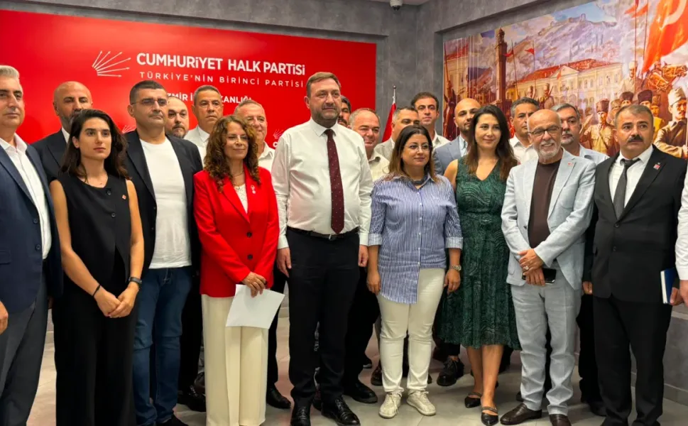 CHP İzmir ilçe başkanlarından Çiğli’deki saldırıya tepki: “Tek bir geri adım atmayacağız”