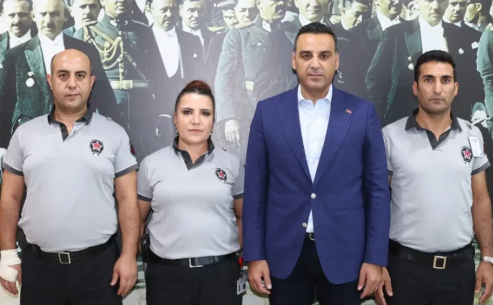Çiğli’de silahlı saldırıya müdahale eden güvenlik görevlilerine ödül