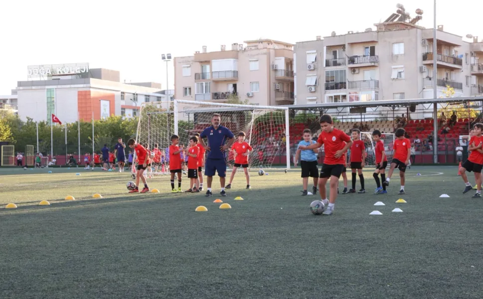 Çiğli’de spor dolu yaz: Bin 747 kişi kurslara katıldı