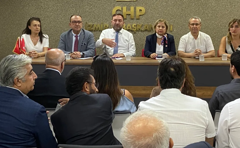 Gümrükçü: Algı balonunu İzmirlilerle birlikte patlattık