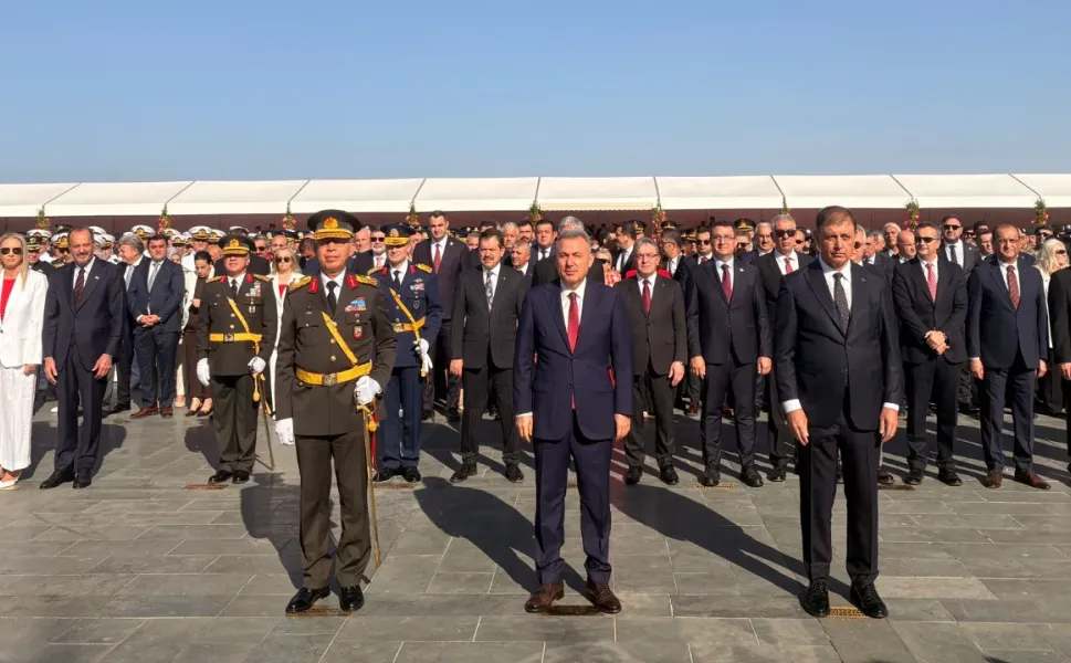 İzmir’de 30 Ağustos coşkusu Cumhuriyet Meydanı’nda hissedildi