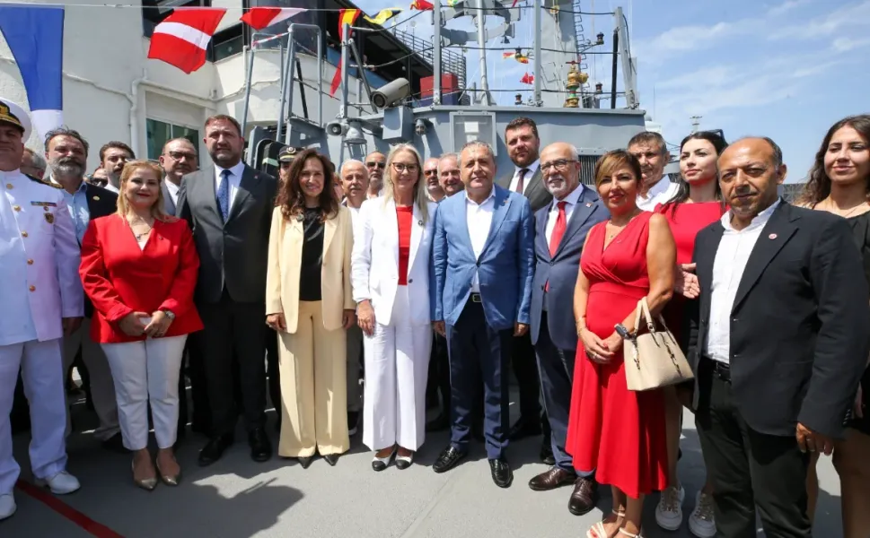 “Karşıyaka Gemisi”nde Zafer Bayramı coşkusu