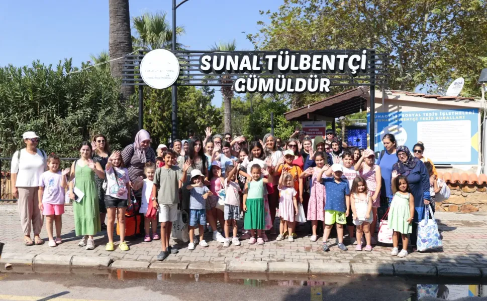 Konak Belediyesi’nden semt merkezi kursiyerlerine deniz sürprizi