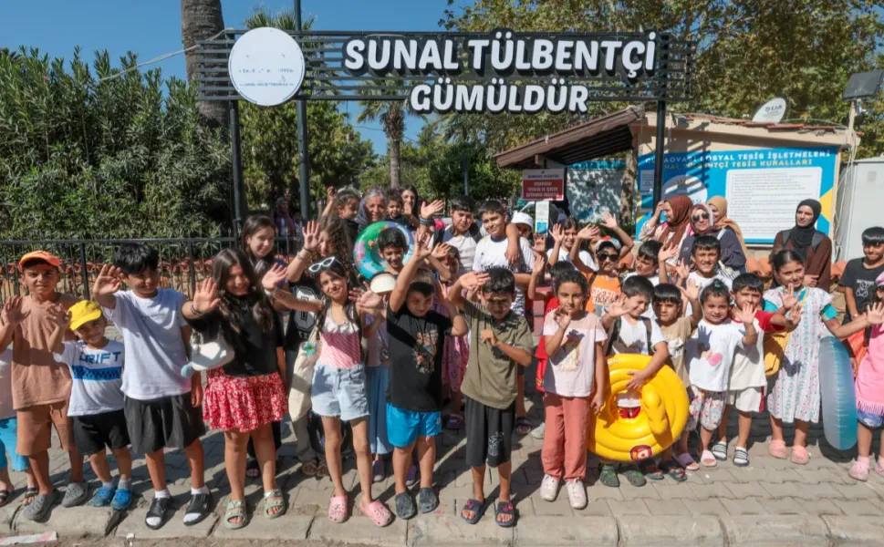 Konaklı çocuklar denizle buluştu
