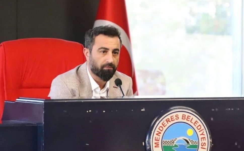 Menderes Belediyesi soruşturmasında firari başkan yardımcısı yakalandı