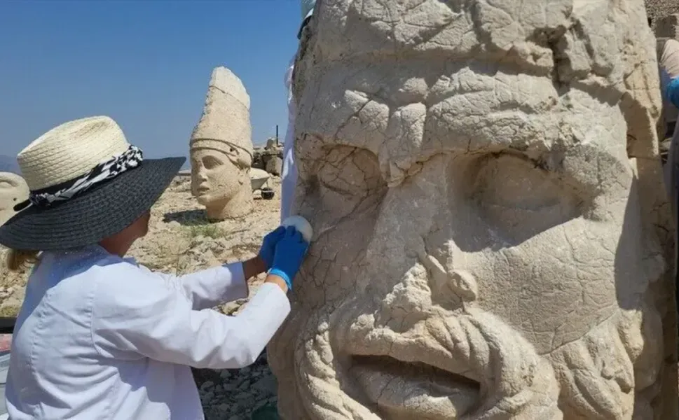 Nemrut Dağı’ndaki 2 bin yıllık heykellere nanoteknolojili koruma
