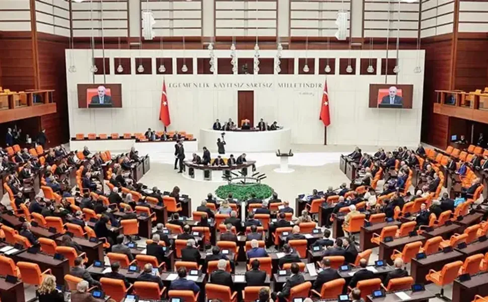 TBMM'de sandalye dağılımı değişti