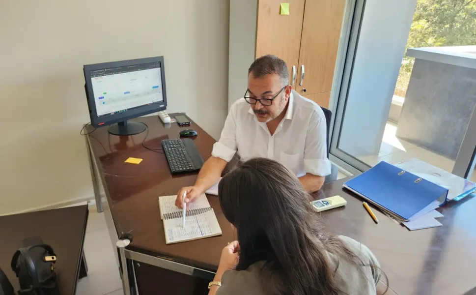 Urla Belediyesi tercih döneminde öğrencilerin yanında