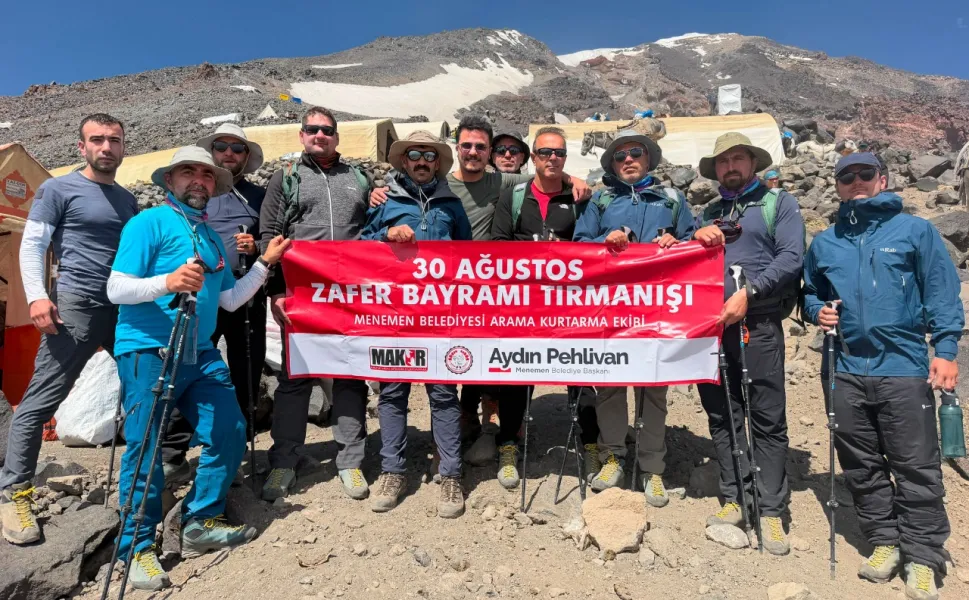 Zaferin ruhu, Ağrı Dağı’nın zirvesine taşındı
