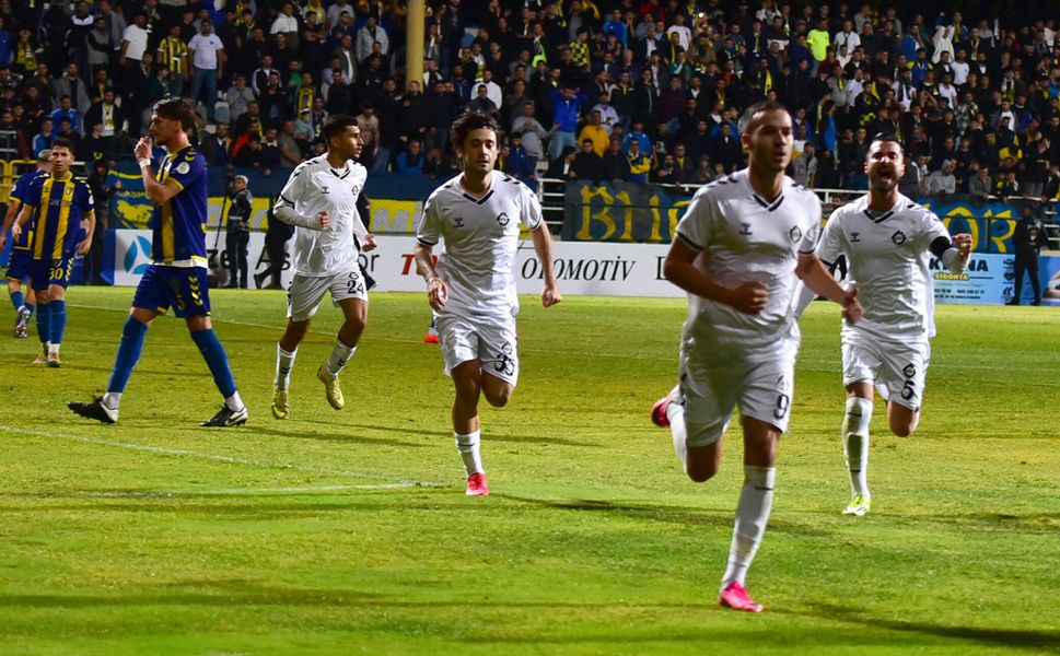 Altay, İzmir derbisinde Bucaspor 1928'i 2-1 mağlup etti