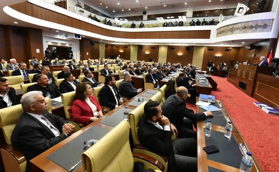 Ankara Büyükşehir Belediye Meclisi’nde 30 CHP’li istifa etti