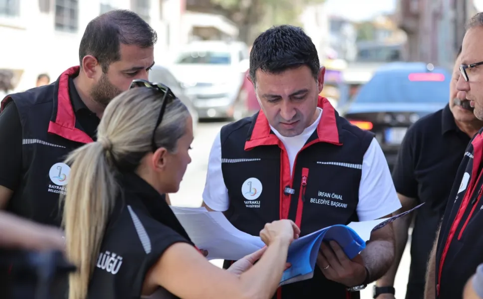 Bayraklı'da asfalt mesaisi: Yeni adresler belli oldu