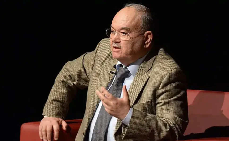 İzmir’in eski Büyükşehir Belediye Başkanı Burhan Özfatura yoğun bakıma alındı